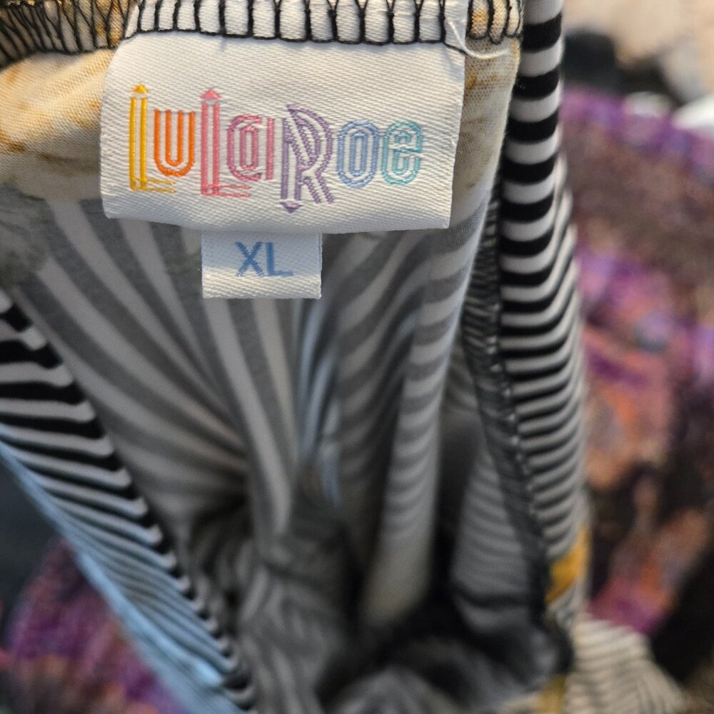 LuLaRoe - Black/White/Yellow Skirt - XL - Pre-owned - Picture 4 of 4